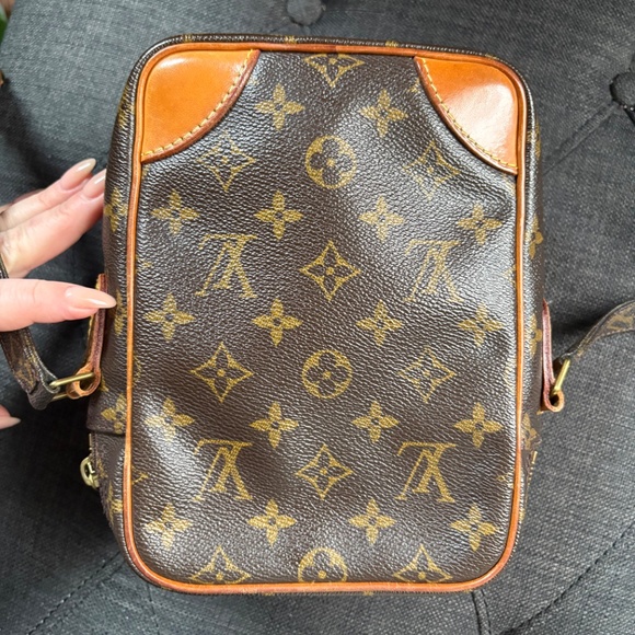 Louis Vuitton crossbody - Picture 4 of 8